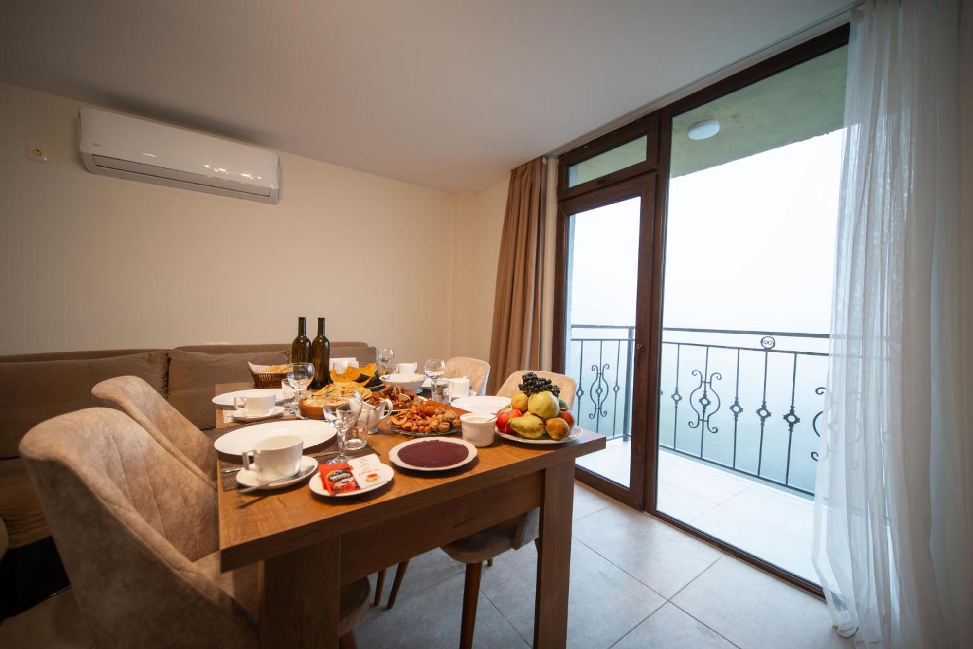 Hotel Khulo Lnn Dış mekan fotoğraf