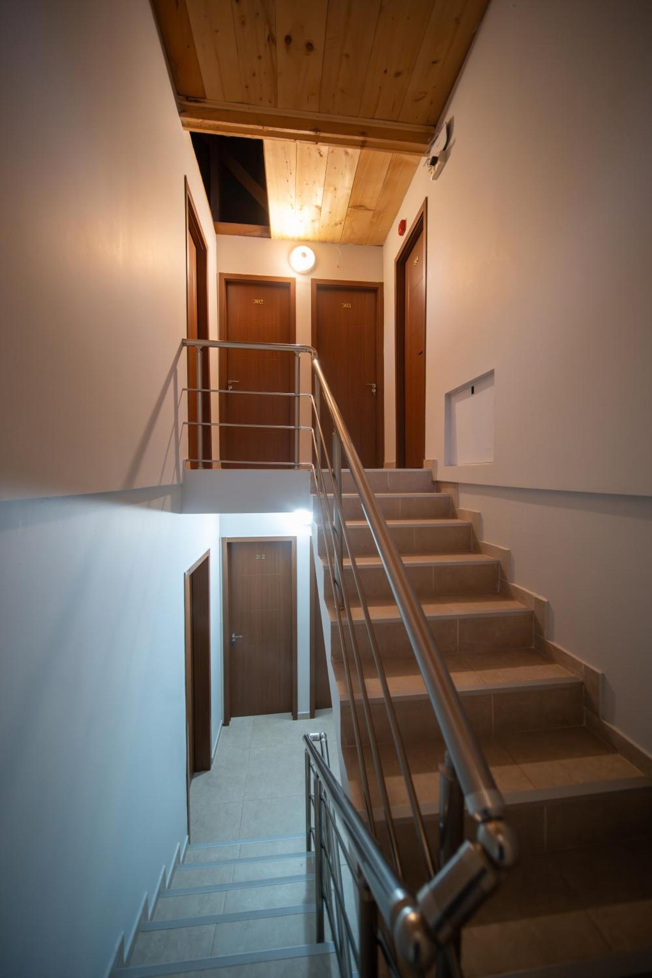 Hotel Khulo Lnn Dış mekan fotoğraf