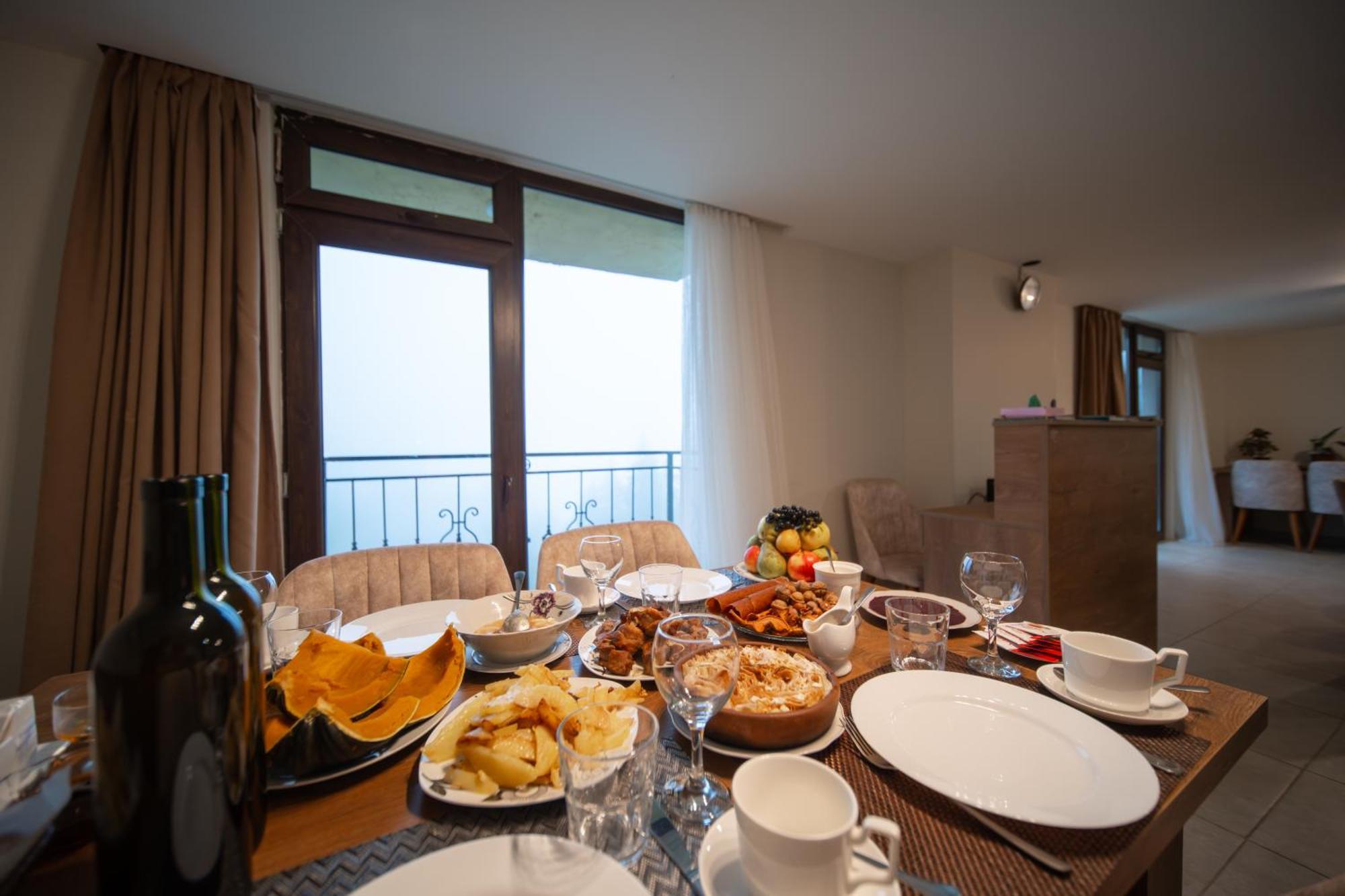 Hotel Khulo Lnn Dış mekan fotoğraf