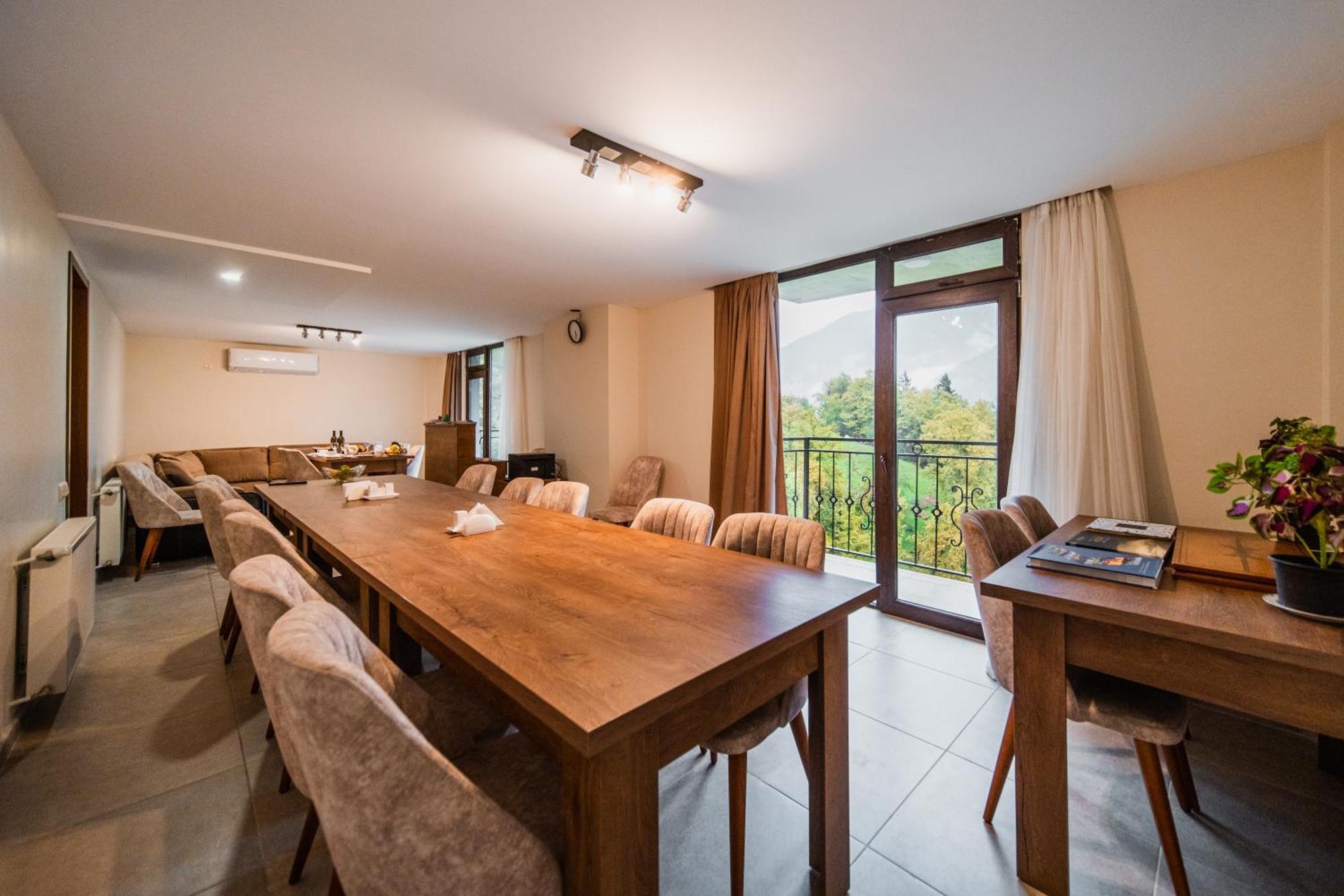Hotel Khulo Lnn Dış mekan fotoğraf