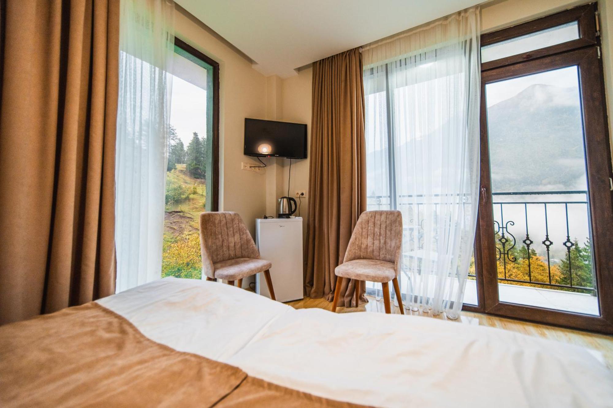 Hotel Khulo Lnn Dış mekan fotoğraf